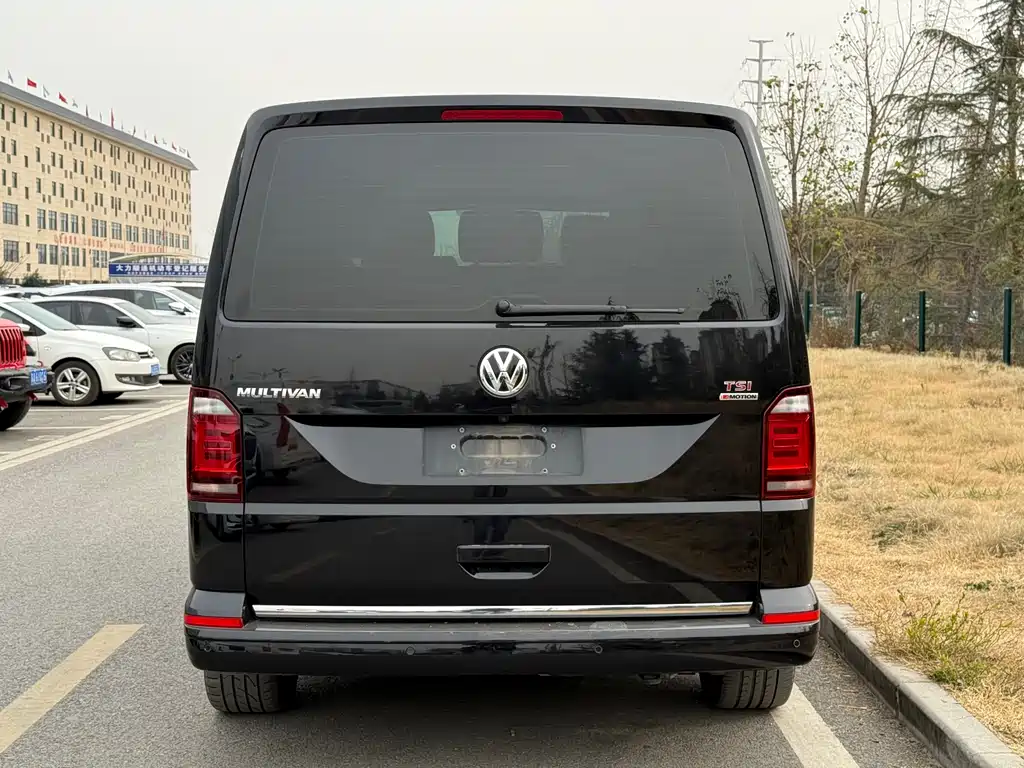 Volkswagen Multivan 2018 — фото 4