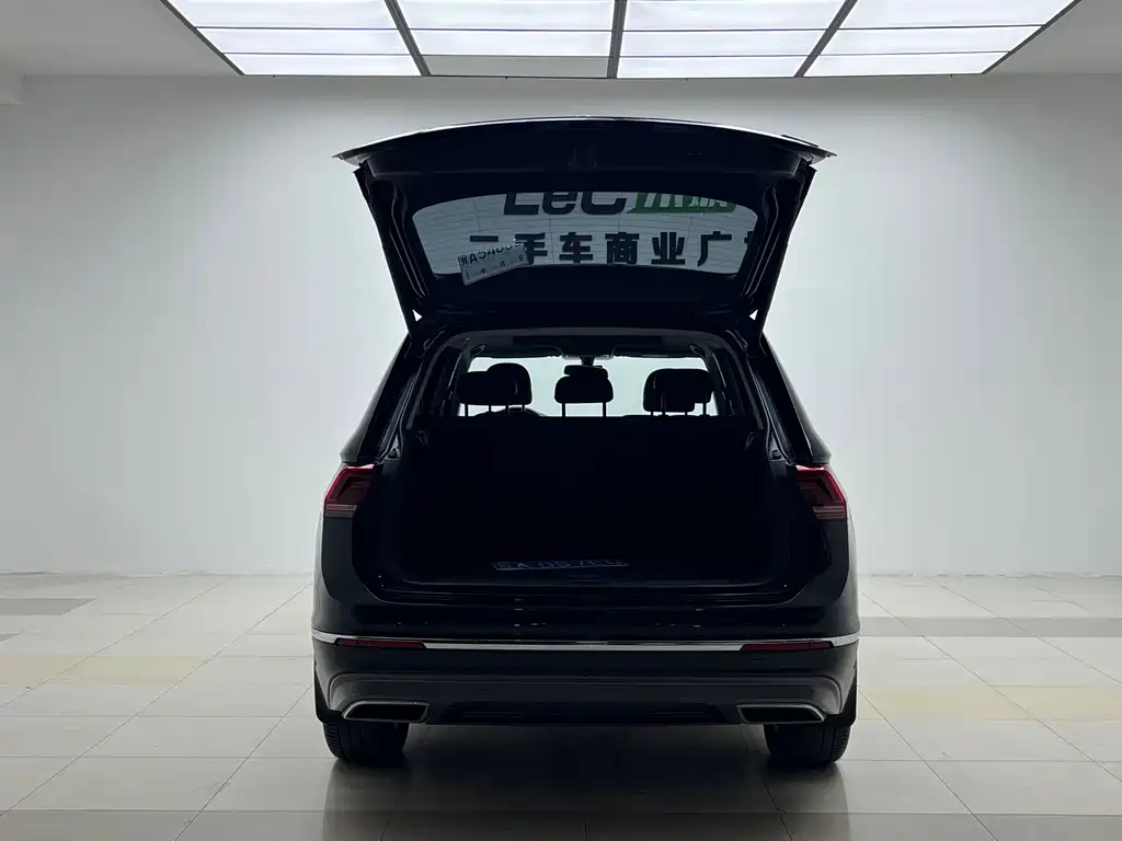 Volkswagen Tiguan L 2018 — фото 8