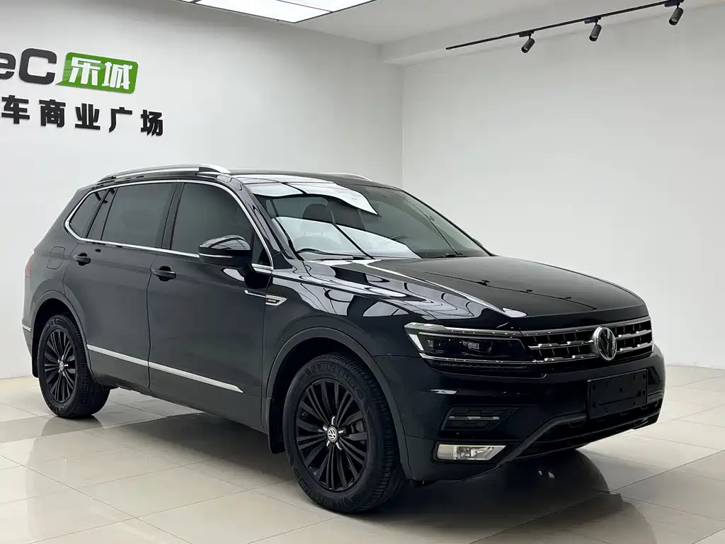 Volkswagen Tiguan L 2018 — фото 3