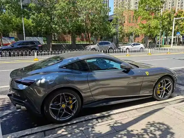 Ferrari Roma 2021