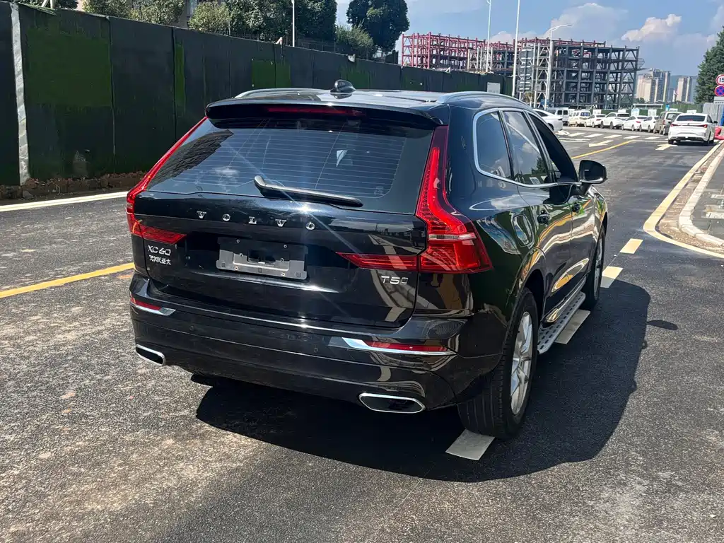 Volvo XC60 2020 — фото 17