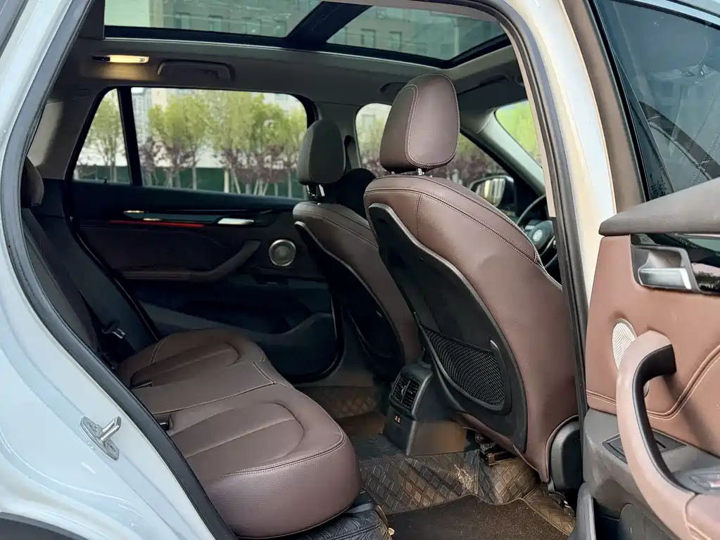 BMW X1 2022 — фото 12