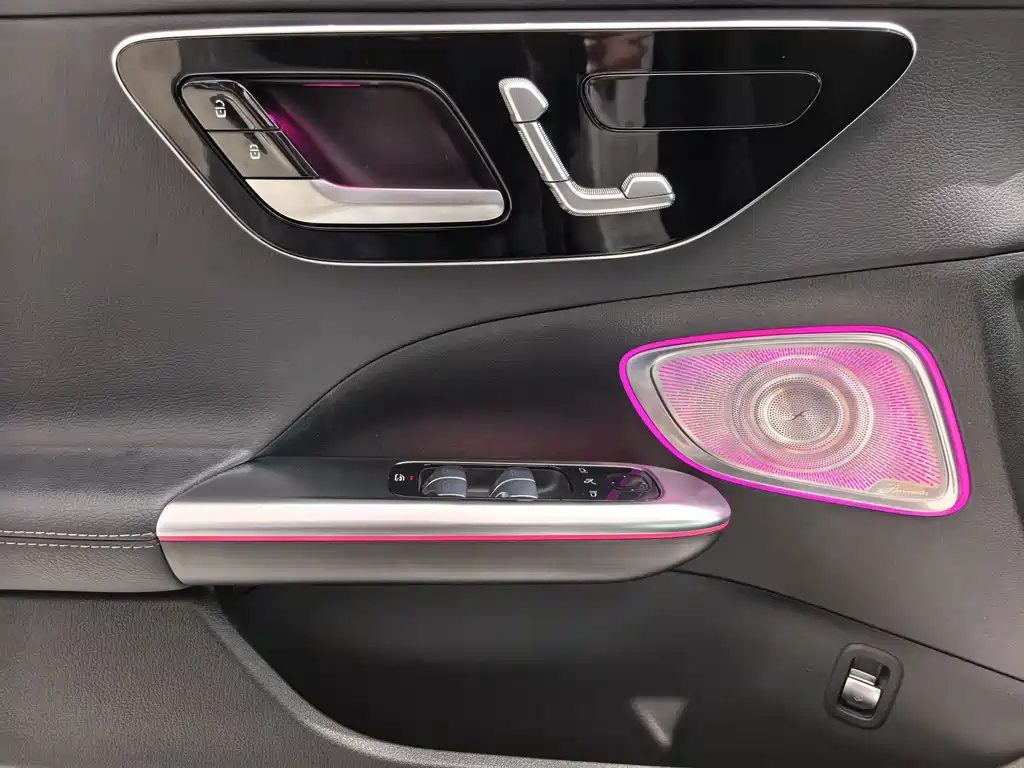 Mercedes-Benz C-Class 2023 — фото 5
