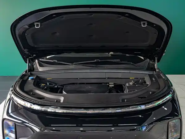 Li Auto L9 2025