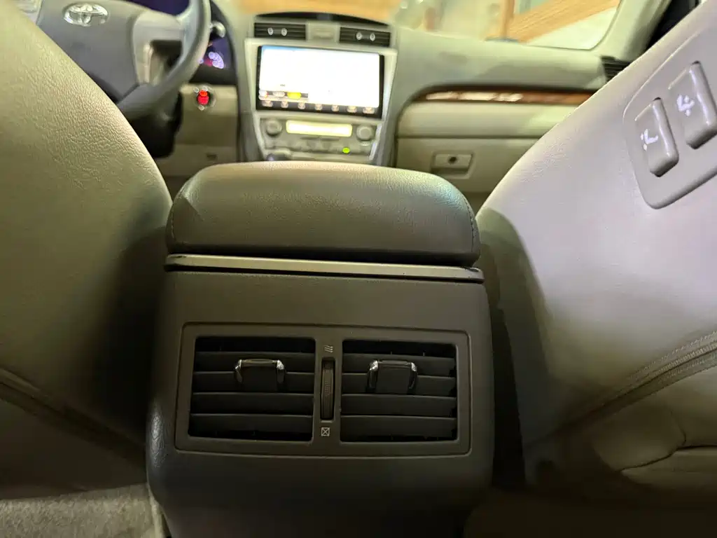 Toyota Camry 2015 — фото 22