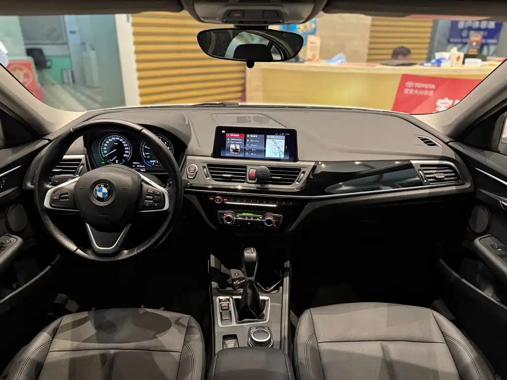BMW 1 Series 2019 — фото 13