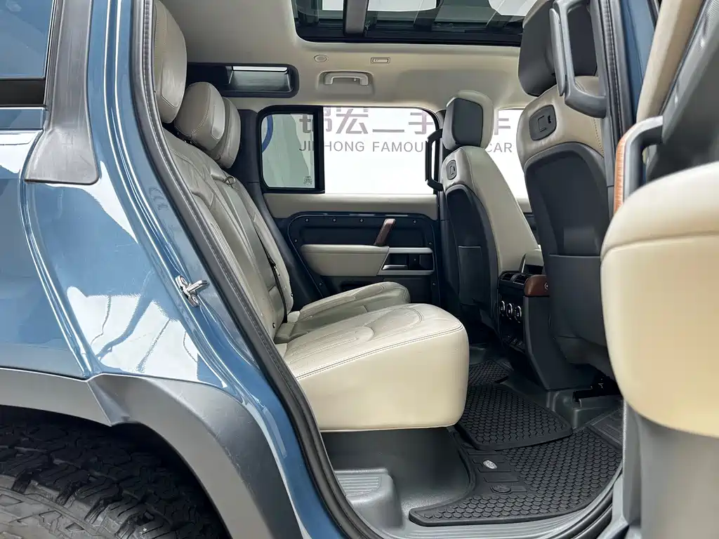 Land Rover Defender 2021 — фото 21