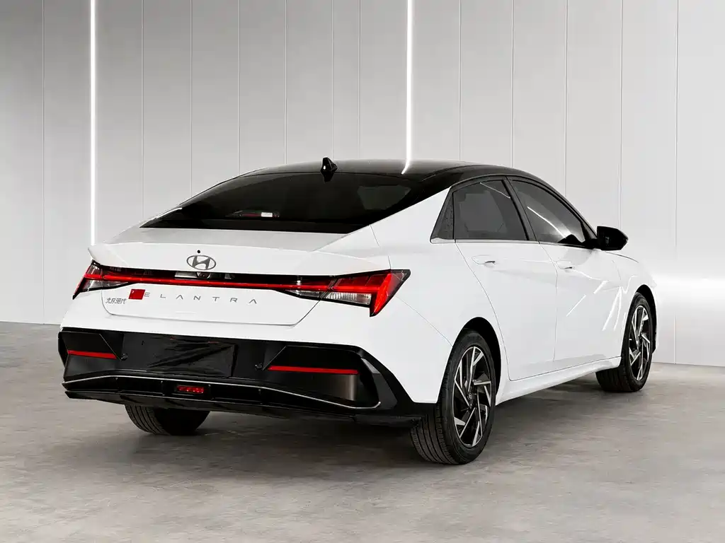 Hyundai Elantra 2023