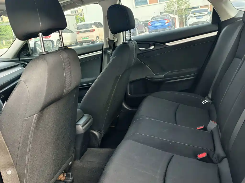 Honda Civic 2018 — фото 14