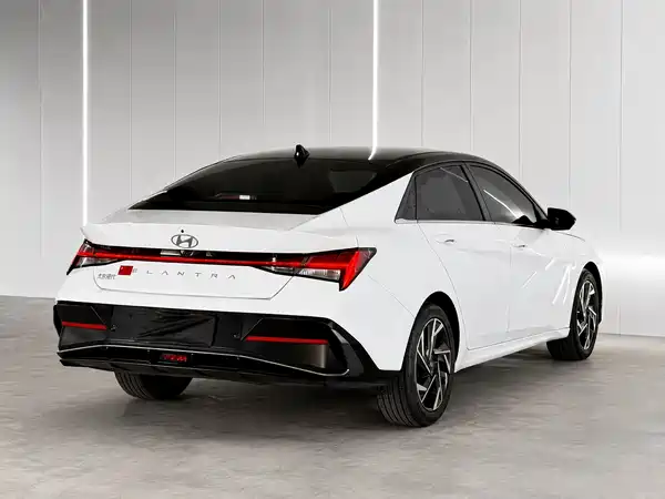 Hyundai Elantra 2023