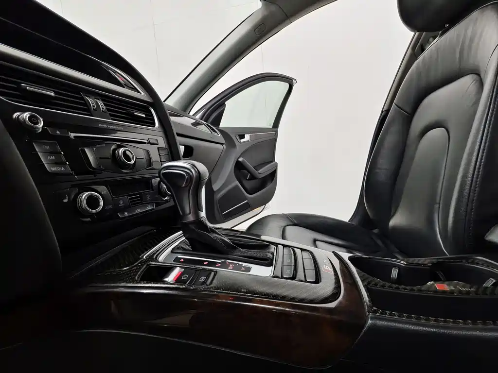 Audi A4L 2015 — фото 12