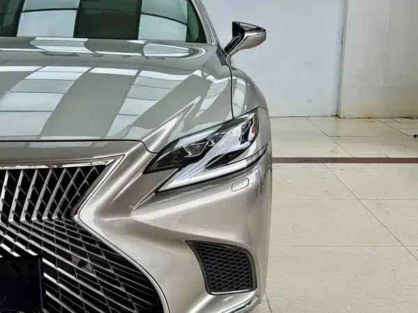 Lexus LS 2018