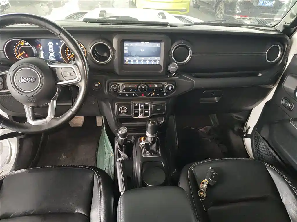 Jeep Wrangler 2020 — фото 13