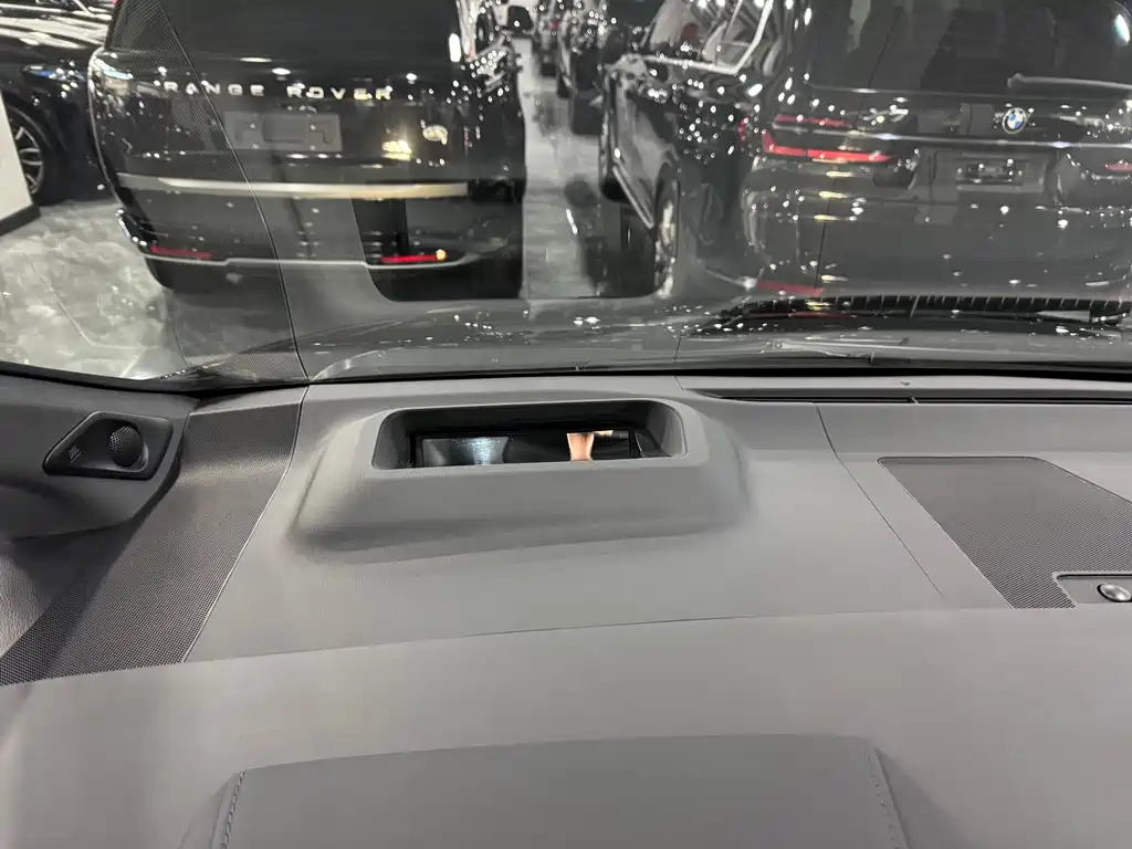 Toyota Alphard 2024 — фото 13