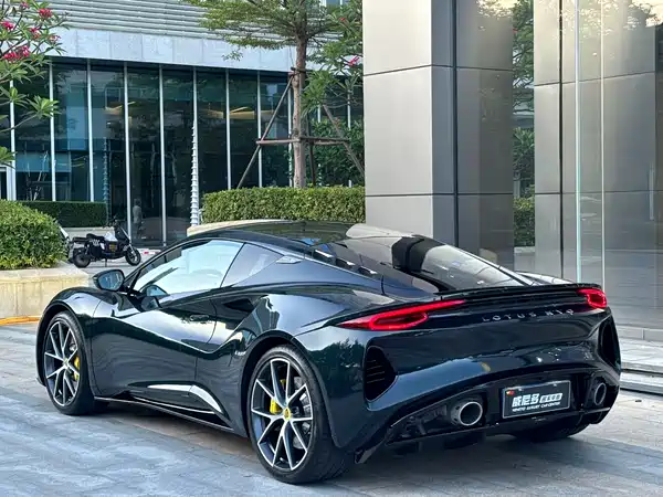 Lotus EMIRA 2025