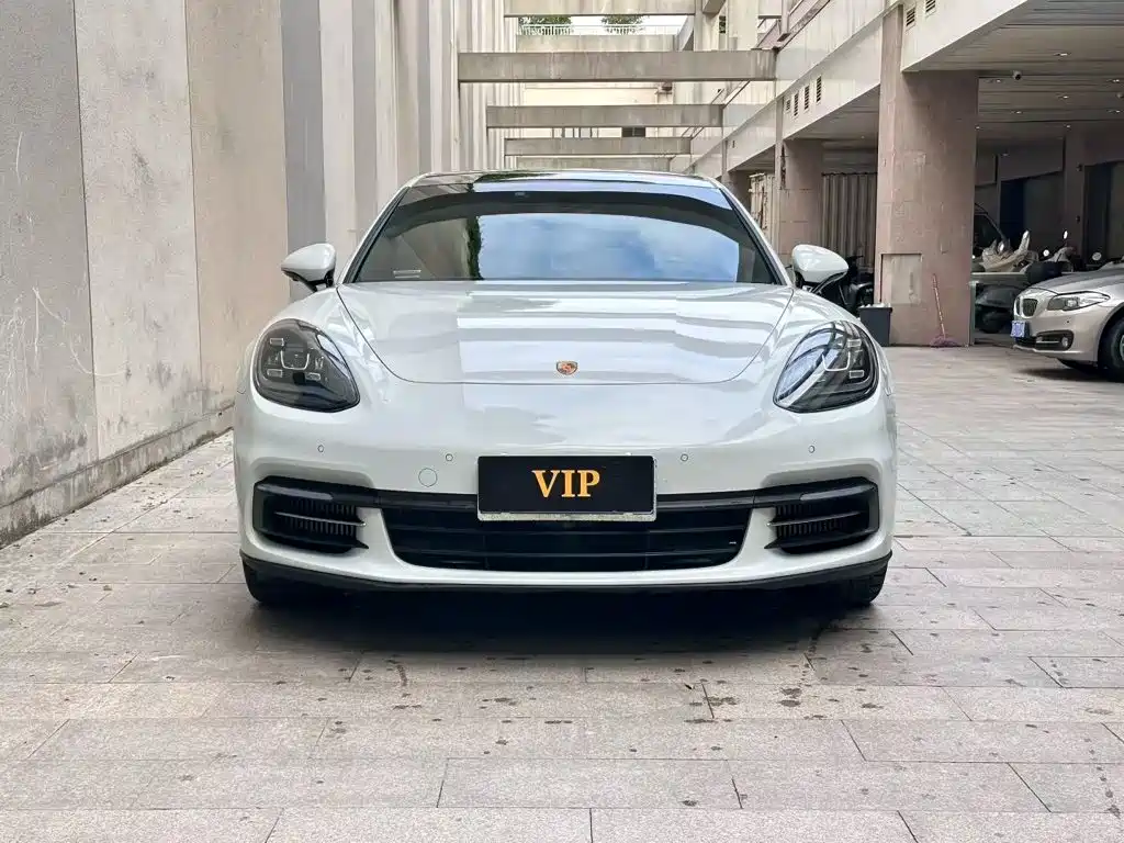 Porsche Panamera 2018 — фото 2