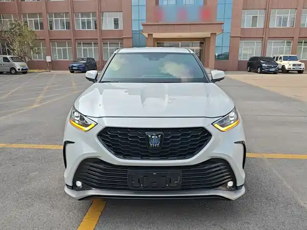 Toyota Crown Kluger 2022