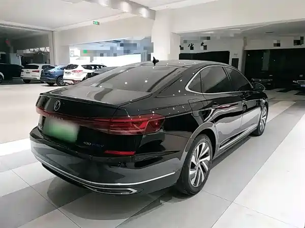 Volkswagen Passat Plug-In Hybrid 2022