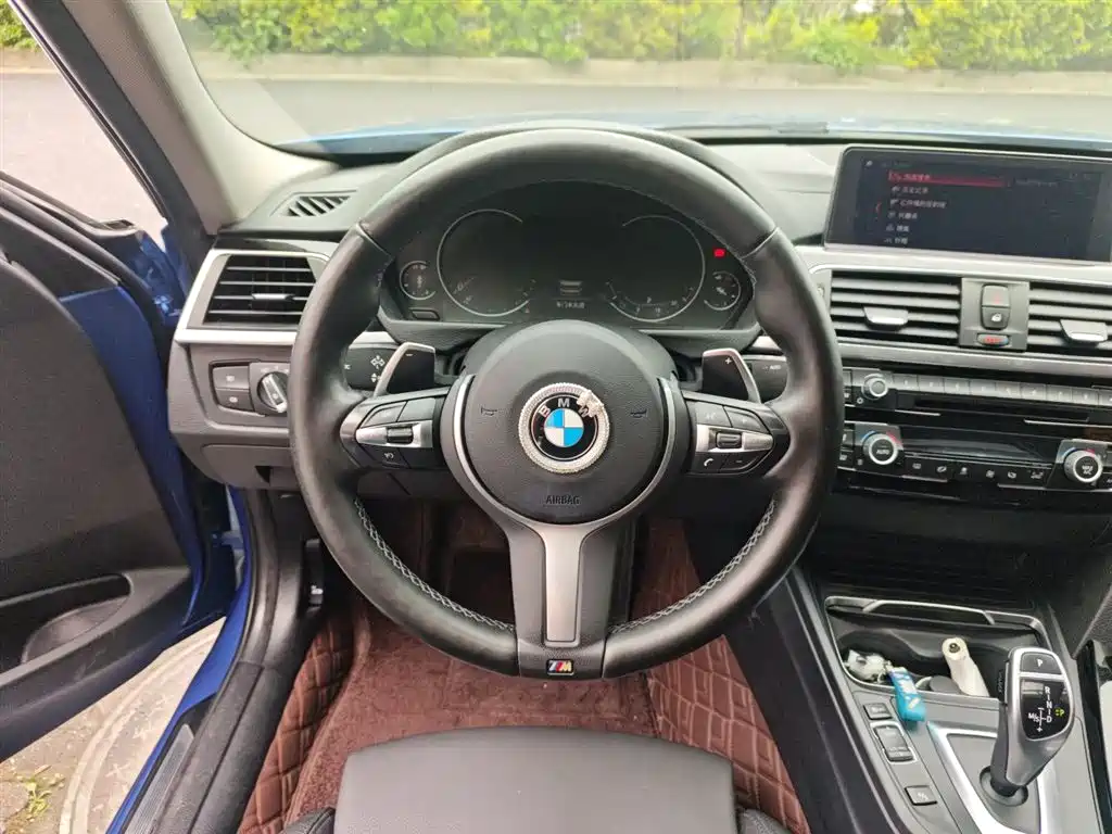 BMW 3 Series 2019 — фото 11
