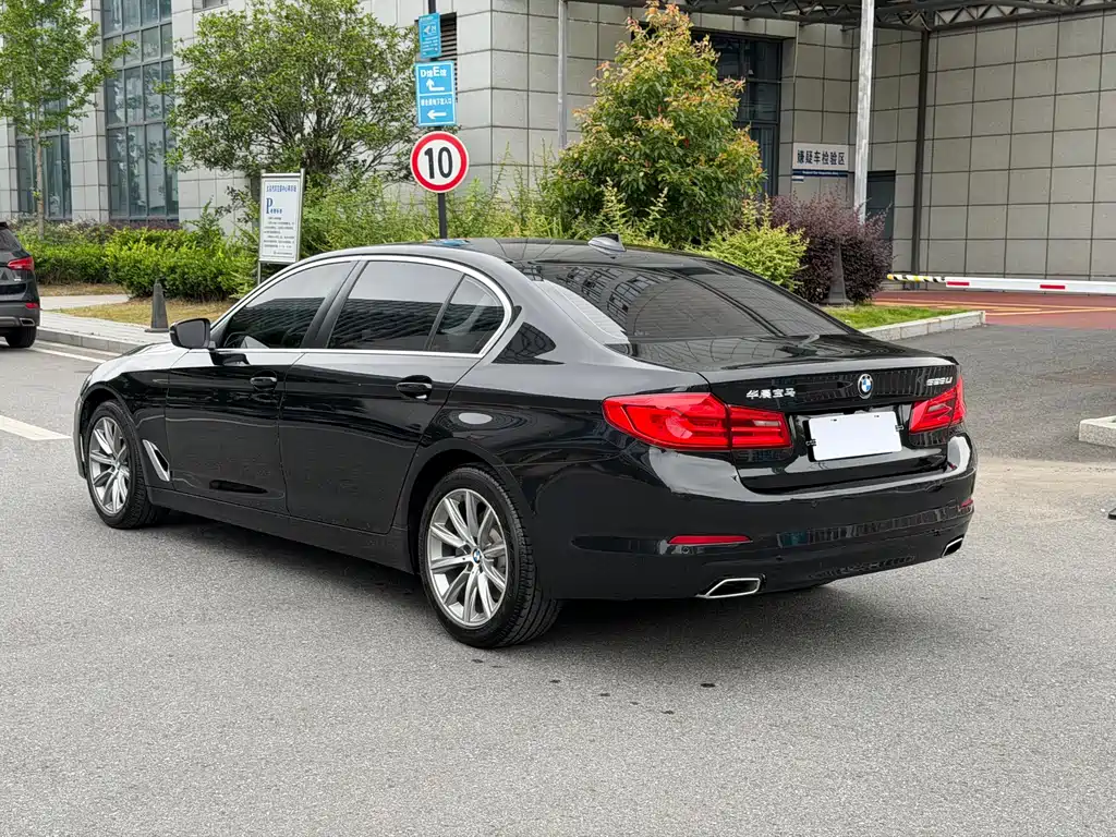 BMW 5 Series 2017 — фото 5