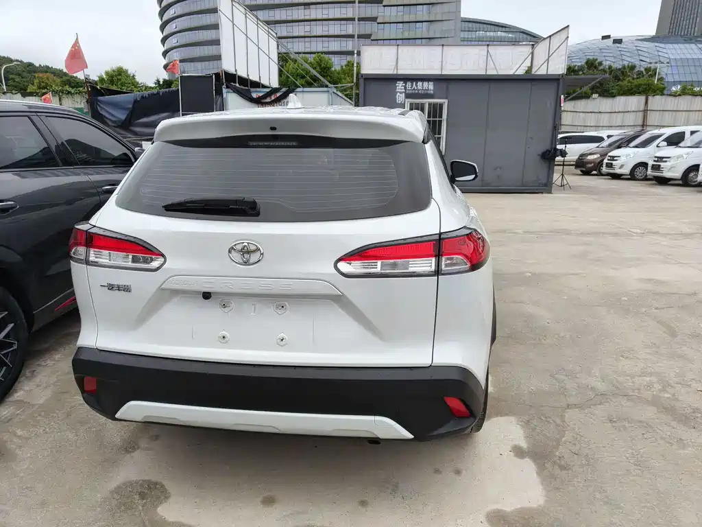 Toyota Corolla Cross 2023 — фото 10