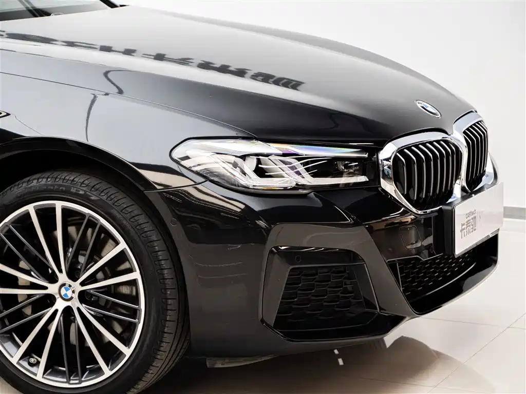 BMW 5 Series 2023 — фото 12