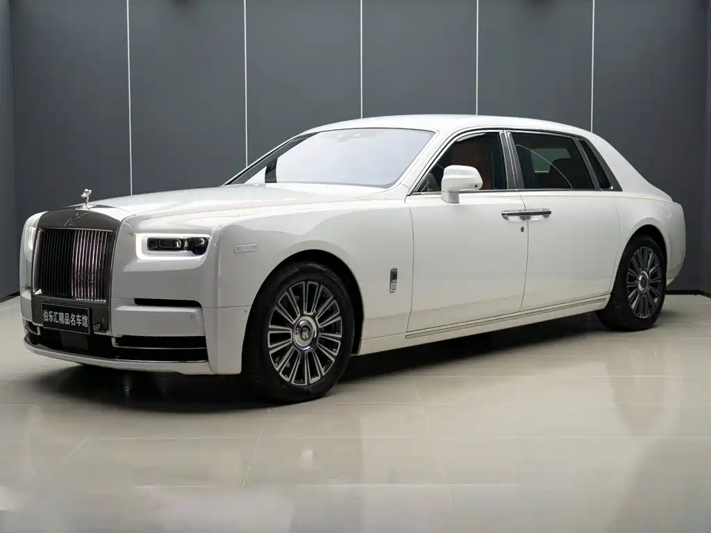 Rolls-Royce Phantom 2022 — фото 2