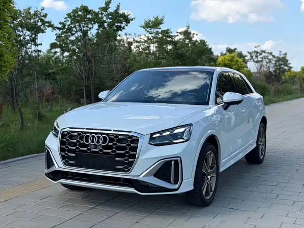 Audi Q2L 2023