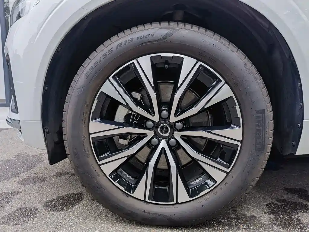 Volvo XC60 2025 — фото 16
