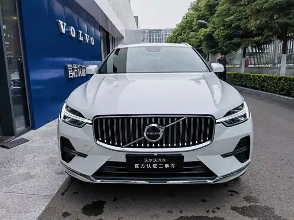 Volvo XC60 2025