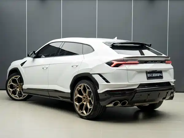 Lamborghini Urus 2024