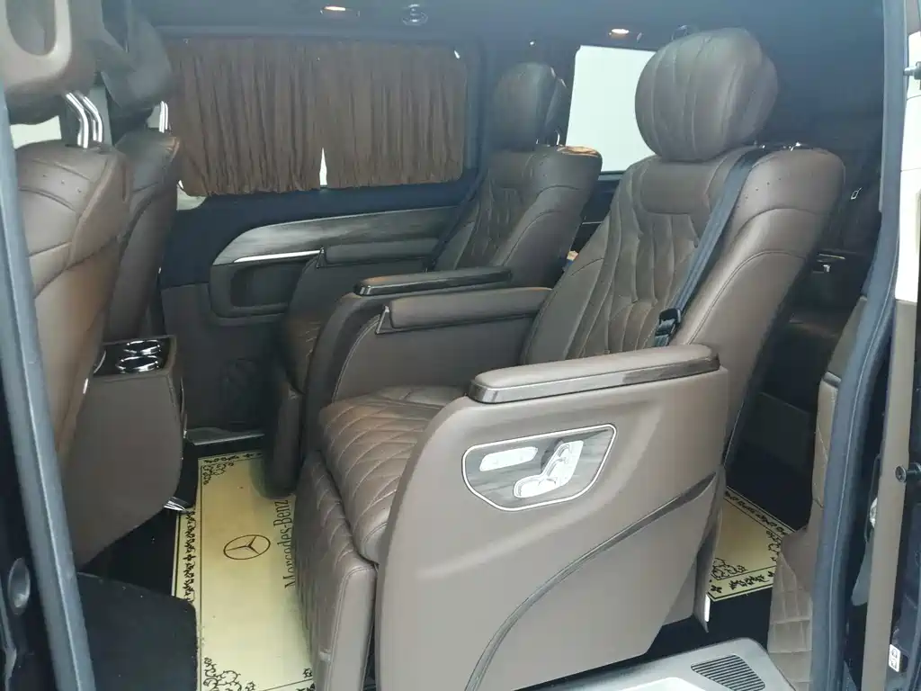 Mercedes-Benz V-Class 2021 — фото 10
