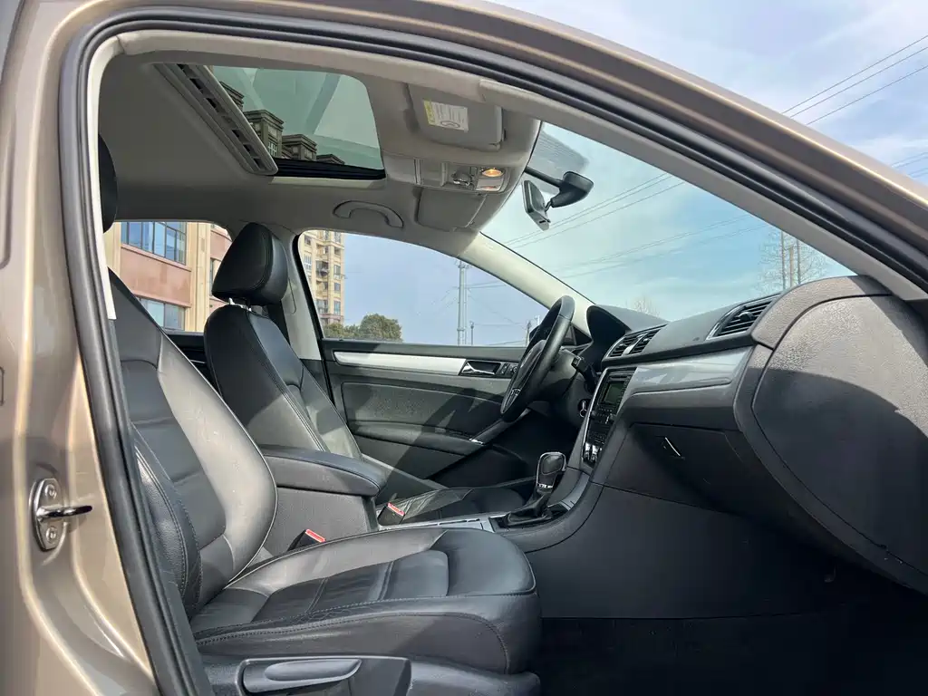 Volkswagen Passat 2015 — фото 19