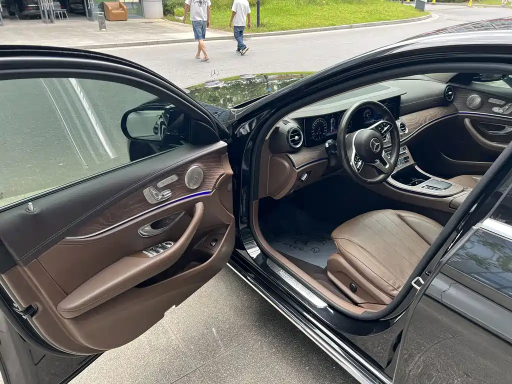 Mercedes-Benz E-Class 2020 — фото 12