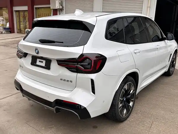 BMW iX3 2023