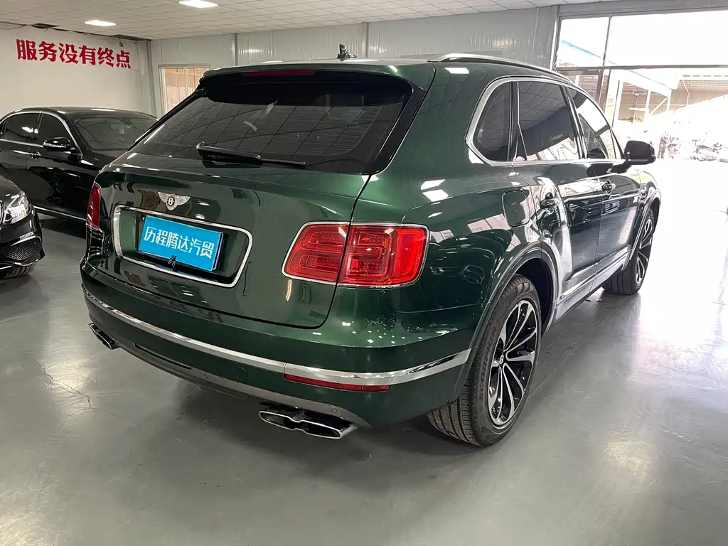 Bentley Bentayga 2020 — фото 12