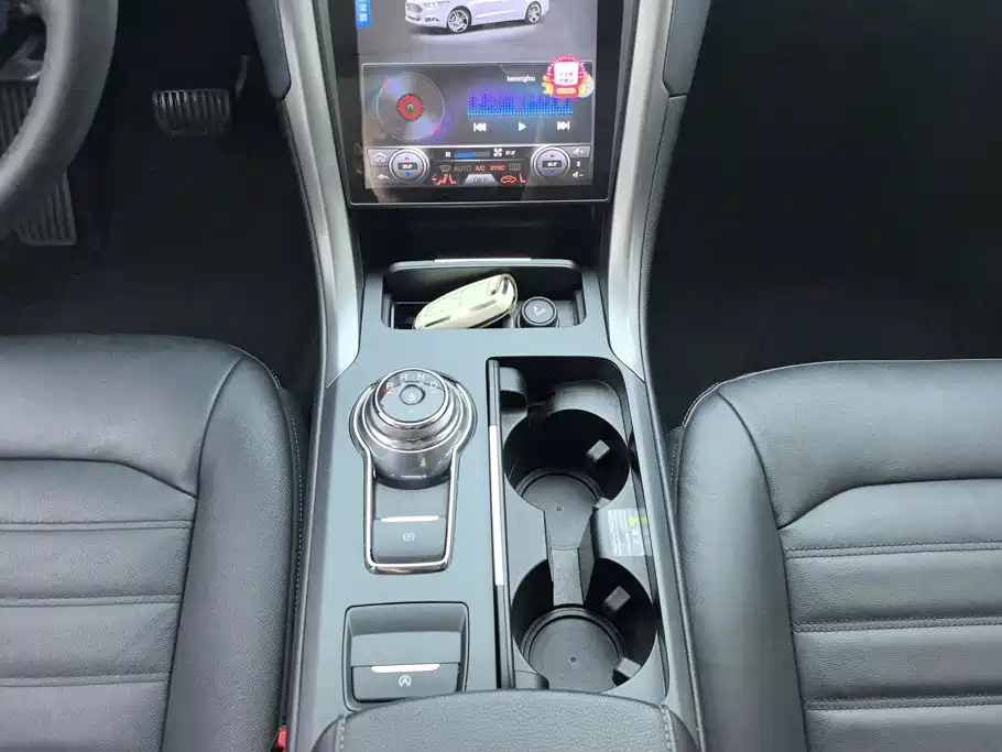 Ford Mondeo 2018 — фото 16