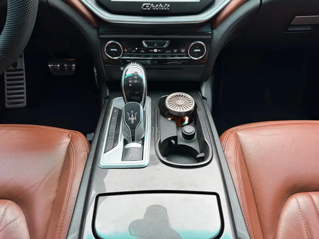 Maserati Ghibli 2015 — фото 18