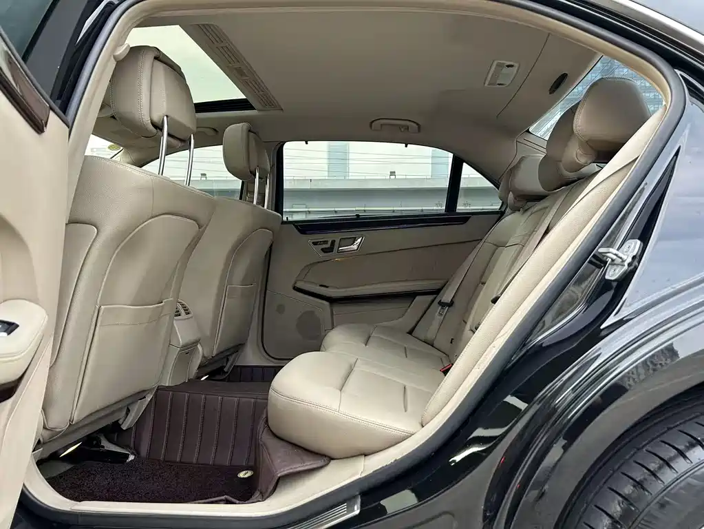 Mercedes-Benz E-Class 2013 — фото 6