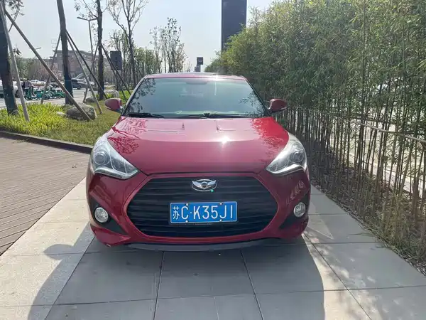 Hyundai Veloster 2012