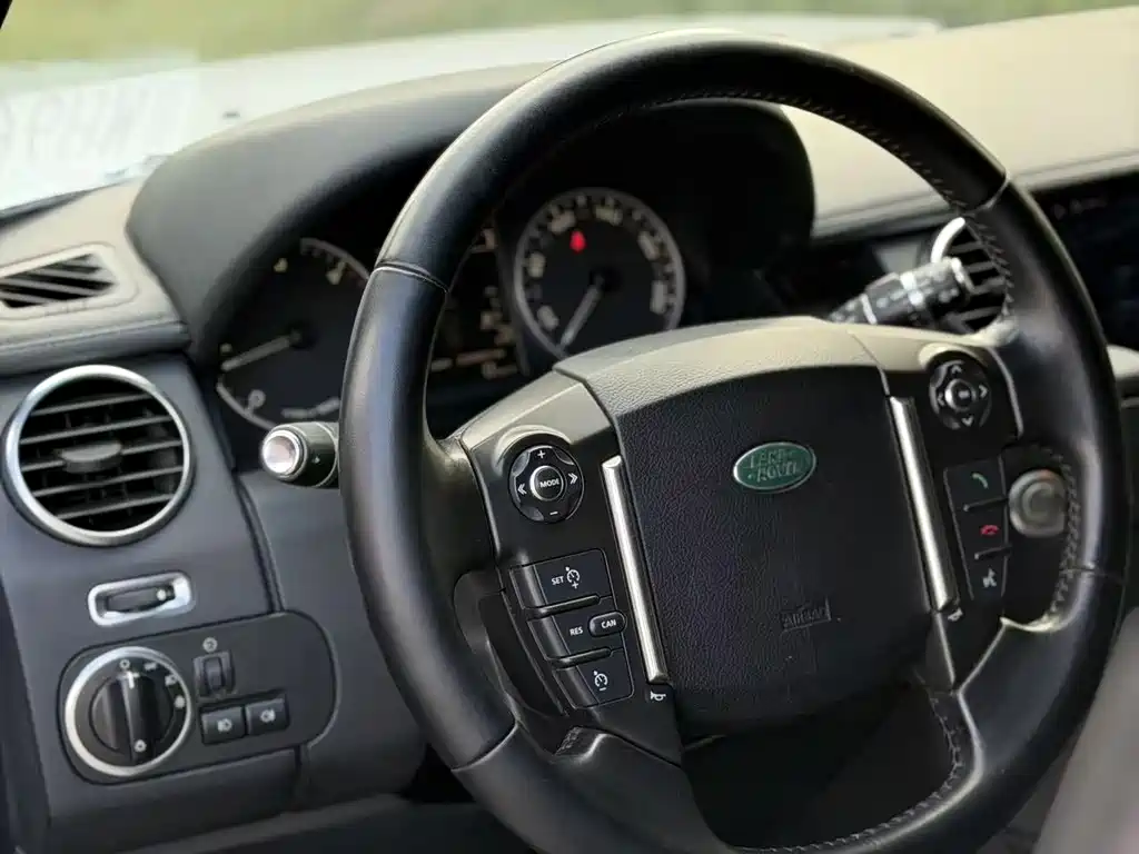 Land Rover Discovery 2012 — фото 8
