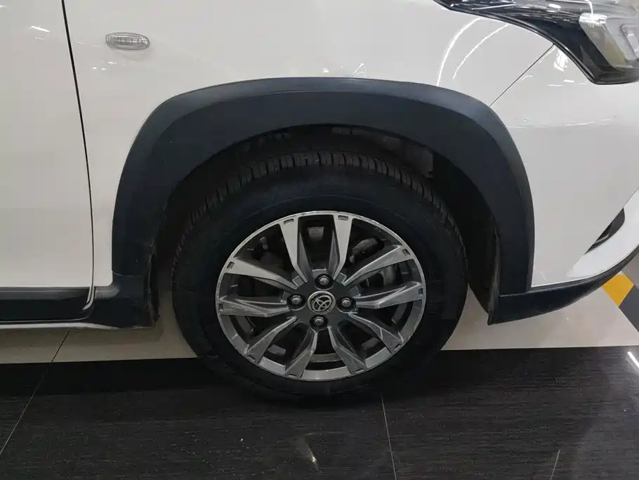 Toyota Yaris L 2021