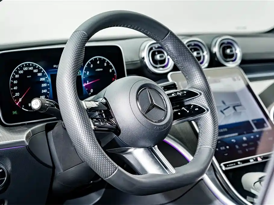 Mercedes-Benz C-Class 2024 — фото 11