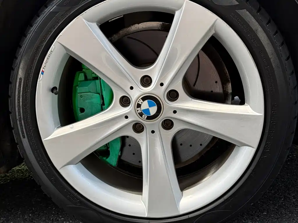 BMW 5 Series GT 2010 — фото 9