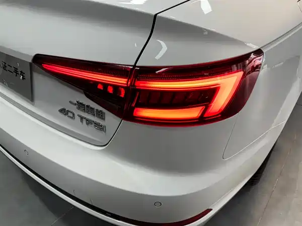 Audi A4L 2018