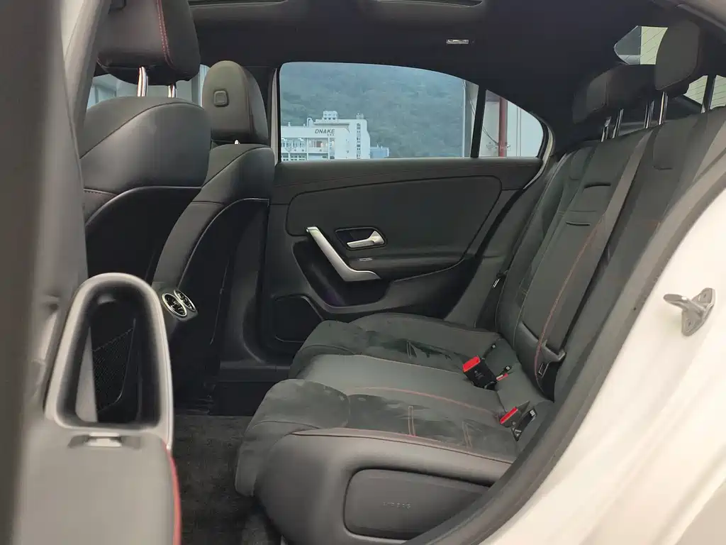Mercedes-Benz A-Class 2023 — фото 13