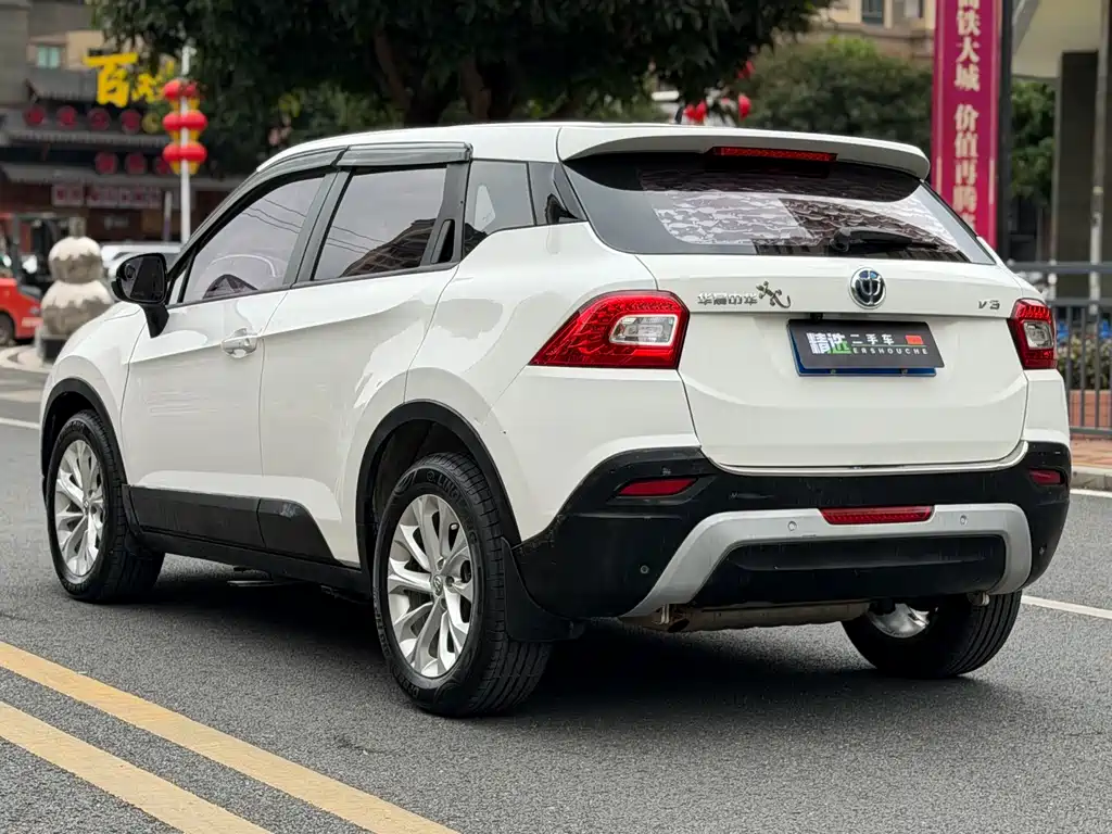 Zhonghua V3 2015 — фото 11