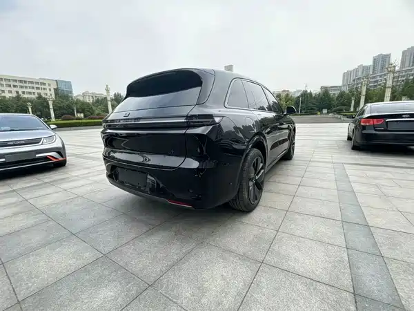 Li Auto L6 2025