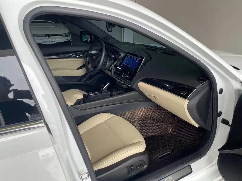Cadillac CT5 2020 — фото 28
