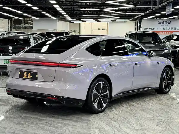 NIO ET5 2025
